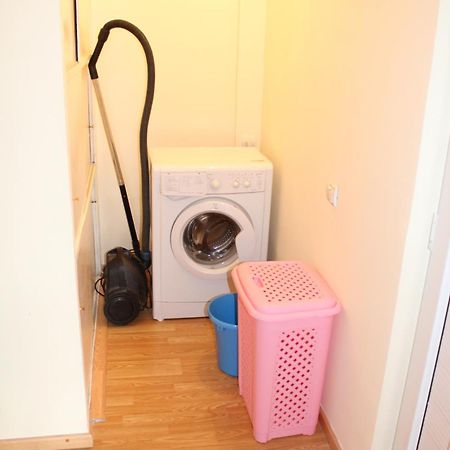 Super Location - Shared Bathroom And Kitchen Erivan Exterior foto