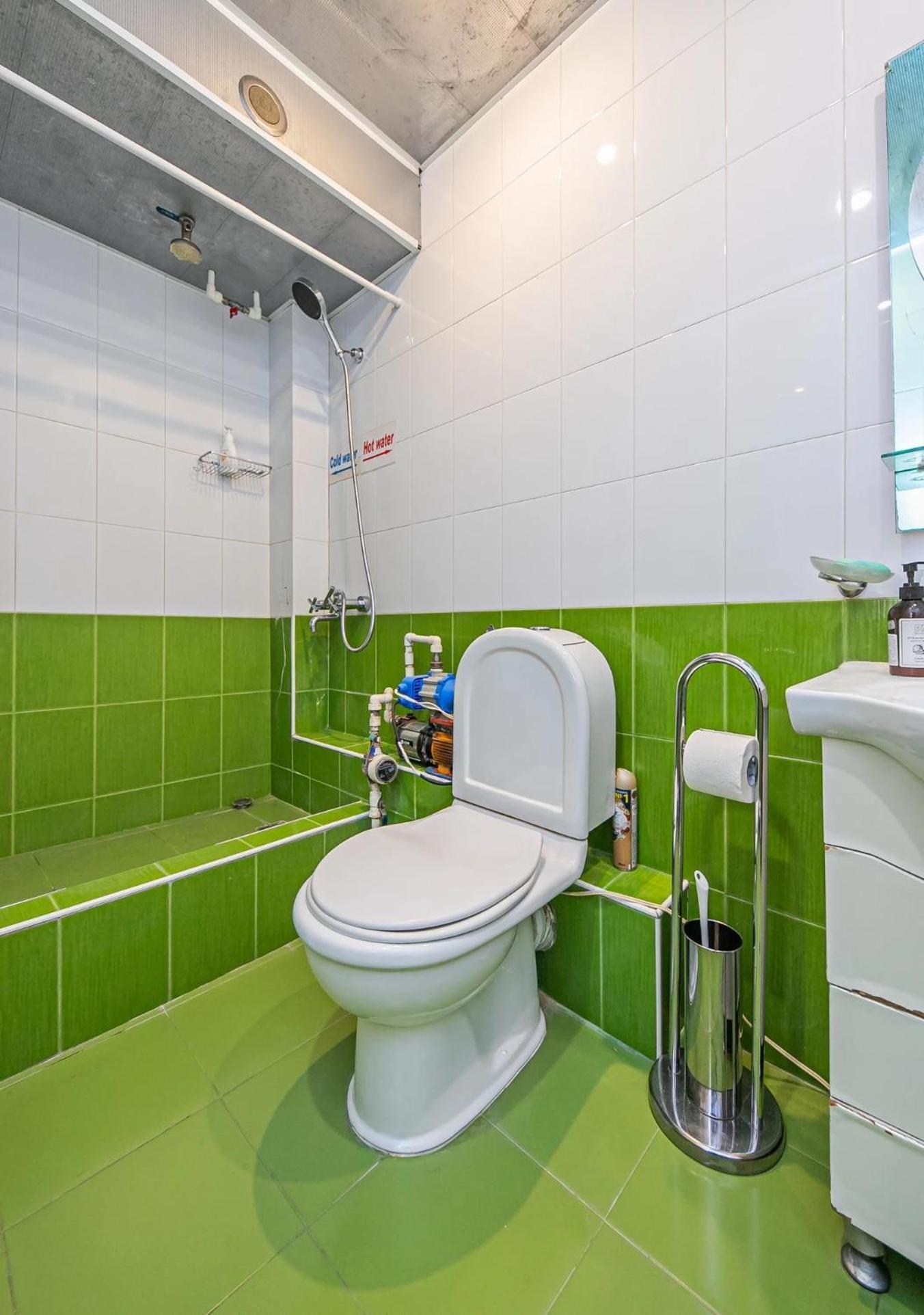 Super Location - Shared Bathroom And Kitchen Erivan Exterior foto